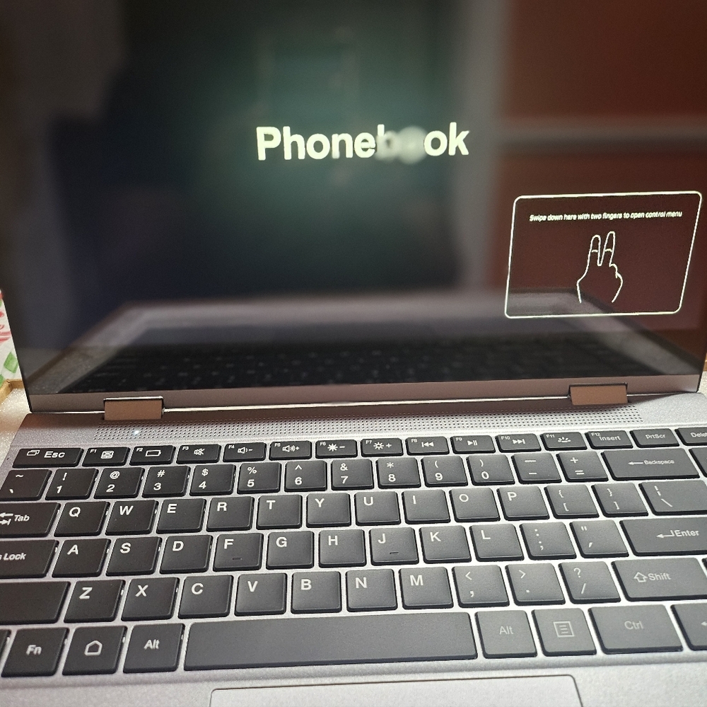 Dopesplay Phonebook 2-in-1 Laptop